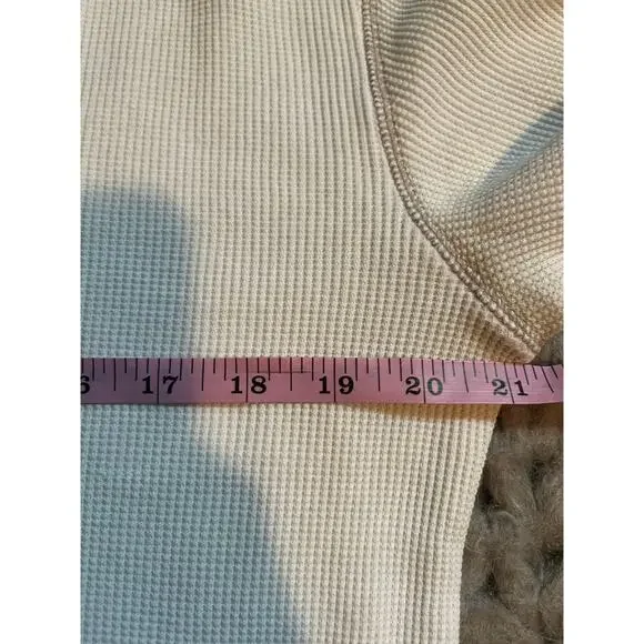 Banana Republic beige thermal size large - Picture 4 of 4